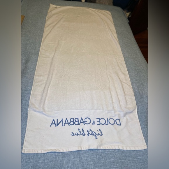 DOLCE & GABBANA "Light Blue" White Beach Towel, 55”x27",  100% Cotton, Pre-Owned - Picture 13 of 16